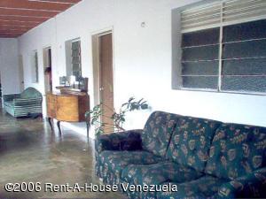OSMAR GOMEZ Casa En Venta En Maracay - El Limon C&oacute;digo FLEX: 06-5954 No.3