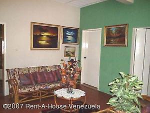 EILEEN CASTILLO Casa En Venta En Maracay - La Barraca Código FLEX: 07-236 No.2