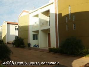 Townhouse / Venta / Maracaibo / Avenida Milagro Norte / FLEXMLS-07-1922