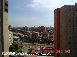 JUSMERI ESPINA Apartamento En Venta En Maracaibo - Paraiso C&oacute;digo FLEX: 07-3307 No.1