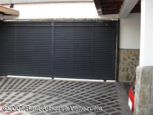 OSMAR GOMEZ Townhouse En Venta En Maracay - El Castaño C&oacute;digo FLEX: 07-3853 No.2