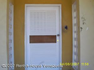 CARMI�A & ASOCIADOS Casa En Venta En Maracaibo - Las Delicias C&oacute;digo FLEX: 07-4077 No.1