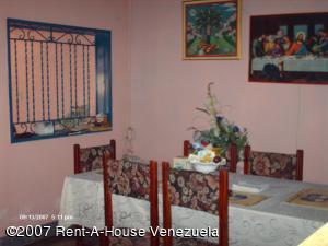 EILEEN CASTILLO Casa En Venta En Maracay - Santa Rita C&oacute;digo FLEX: 07-5113 No.2