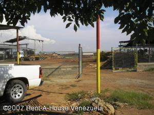 REAL & BUSINESS BROKER&acute;S C.A Terreno Industrial En Venta En Ciudad Ojeda - Intercomunal C&oacute;digo FLEX: 07-5973 No.2