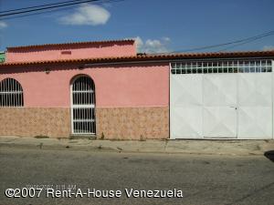 EILEEN CASTILLO Casa En Venta En Maracay - La Coromoto Código FLEX: 07-6294 No.1