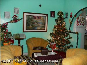 EILEEN CASTILLO Casa En Venta En Maracay - La Coromoto Código FLEX: 07-6294 No.3