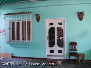 EILEEN CASTILLO Casa En Venta En Maracay - La Coromoto Código FLEX: 07-6294 No.2