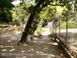 EILEEN CASTILLO Terreno Industrial En Venta En Maracay - San Isidro Código FLEX: 08-1736 No.3