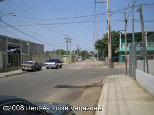 JUSMERI ESPINA Galpon - Deposito En Venta En Maracaibo - Cañada Honda C&oacute;digo FLEX: 08-2013 No.3
