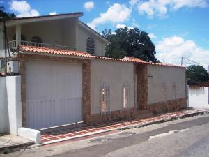 OSMAR GOMEZ Casa En Venta En Maracay - El Castaño C&oacute;digo FLEX: 08-3767