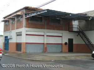 EILEEN CASTILLO Local Comercial En Venta En Turmero - Zona Centro C&oacute;digo FLEX: 08-3797