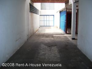 DAHYANA LUGO V-09650795-6 Edificio En Venta En Maracay - El Centro C&oacute;digo FLEX: 08-4360 No.6