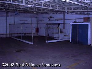 DAHYANA LUGO V-09650795-6 Edificio En Venta En Maracay - El Centro C&oacute;digo FLEX: 08-4360 No.8