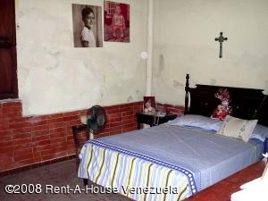 YOSELYN BOGIER Casa En Venta En Maracay - El Centro C&oacute;digo FLEX: 08-4507 No.6