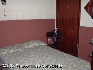 YOSELYN BOGIER Casa En Venta En Maracay - El Centro C&oacute;digo FLEX: 08-4507 No.8