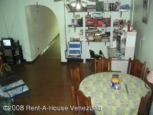 EILEEN CASTILLO Casa En Venta En Maracay - Zona Centro C&oacute;digo FLEX: 08-6165 No.5