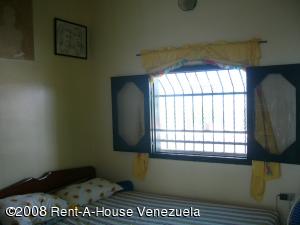 EILEEN CASTILLO Casa En Venta En Maracay - Zona Centro C&oacute;digo FLEX: 08-6165 No.9