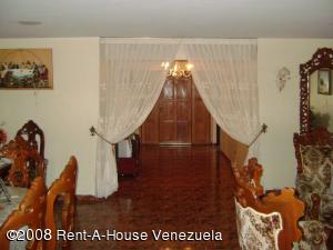 DAHYANA LUGO V-09650795-6 Apartamento En Venta En Maracay - El Centro C&oacute;digo FLEX: 08-7185 No.2