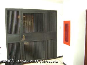 DAHYANA LUGO V-09650795-6 Apartamento En Venta En Maracay - El Centro C&oacute;digo FLEX: 08-7185 No.1