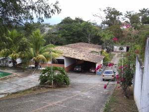 FRANQUICIA COMERCIAL GARIBALDI VALENCIA. Alquiler y venta de inmuebles a nivel nacional. Casa En Venta En Valencia - Guataparo Country Club C&oacute;digo FLEX: 09-348
