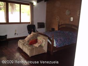 MARIA ALBA GIORDANO Casa En Venta En Valencia - Guataparo Country Club C&oacute;digo FLEX: 09-348 No.3