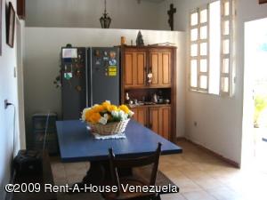 EILEEN CASTILLO Casa En Venta En Maracay - El Limon C&oacute;digo FLEX: 09-382 No.6