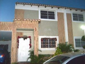 JUSMERI ESPINA Townhouse Venta Maracaibo Lago Mar Beach FLEXMLS-09-396