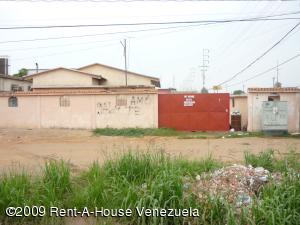 REAL & BUSINESS BROKER&acute;S C.A Terreno Comercial En Venta En Ciudad Ojeda - Intercomunal C&oacute;digo FLEX: 08-3900 No.3