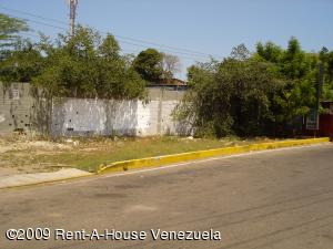 ISABEL BARRIOS Terreno Comercial En Venta En Maracaibo - Circunvalacion Uno C&oacute;digo FLEX: 09-1717 No.2