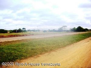 INMUEBLES  KSAMAR C.A. Terreno Residencial en Venta en Club Campestre El Paraiso en Higuerote C&oacute;digo: 09-2533 No.2