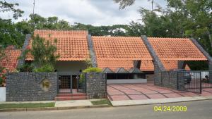 LUIS MONTENEGRO Rif V-02523213-1 Casa Venta Valencia Guataparo Country Club FLEXMLS-09-2641
