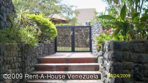 FRANQUICIA COMERCIAL GARIBALDI VALENCIA. Alquiler y venta de inmuebles a nivel nacional. Casa En Venta En Valencia - Guataparo Country Club C&oacute;digo FLEX: 09-2641 No.6