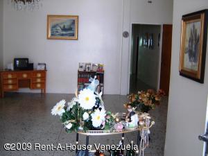 OSMAR GOMEZ Casa En Venta En Maracay - El Limon C&oacute;digo FLEX: 09-2770 No.2