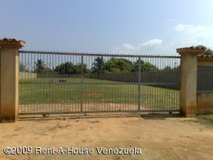 REAL & BUSINESS BROKER&acute;S C.A Terreno Comercial En Venta En Ciudad Ojeda - Tamare C&oacute;digo FLEX: 09-3214 No.6