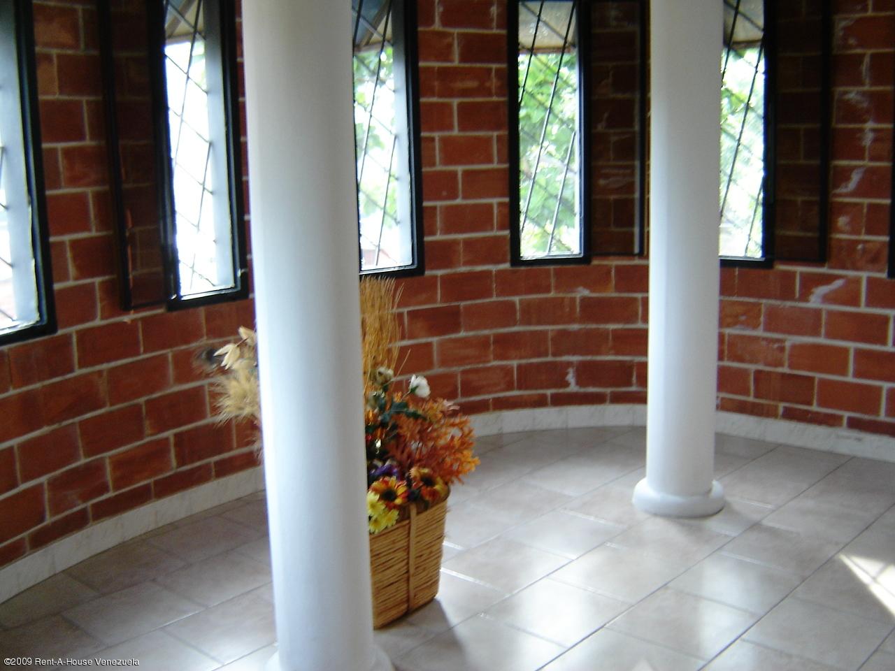 OSCAR ILLARRAMENDI Casa En Venta En Maracay - El Limon C&oacute;digo FLEX: 09-3325 No.6