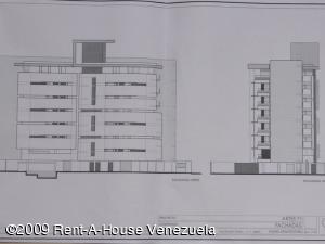 VICTOR ARTURO MORANTES Apartamento En Venta En Maracaibo - La Lago C&oacute;digo FLEX: 09-3337 No.1