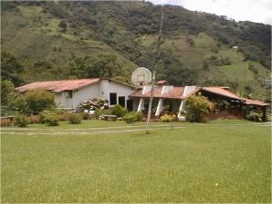 Venta - Casa En Bocono - Via Boconoimage fachada RAH:09-3468