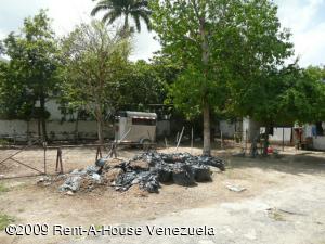 IGNATHELL RAMIREZ Terreno Residencial En Venta En Maracay - El Limon C&oacute;digo FLEX: 09-4013 No.2
