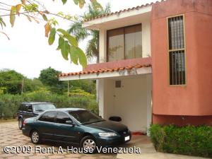         ANGEL PINTON Villa Cerrada En Venta En Rio Chico - Los Canales de Rio Chico C&oacute;digo FLEX: 09-4135