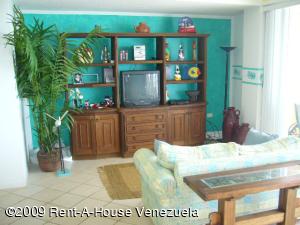 INMUEBLES KSAMAR C.A. Apartamento en Venta en Cimarron en Municipio Antolin del Campo Paraguachi Código: 09-4348 No.3