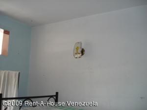 EILEEN CASTILLO Casa En Venta En Maracay - Barrio San Rafael Código FLEX: 09-4916 No.1
