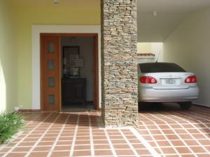 SORVELY SANCHEZ Casa Venta Valencia La Trigaleña FLEXMLS-09-5549