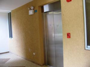 FRANQUICIA COMERCIAL GARIBALDI VALENCIA. Alquiler y venta de inmuebles a nivel nacional. Apartamento En Venta En Valencia - El Parral C&oacute;digo FLEX: 09-5932 No.8