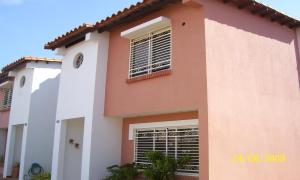 Townhouse / Venta / Maracaibo / Avenida Milagro Norte / FLEXMLS-09-6110