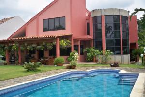 FRANQUICIA COMERCIAL GARIBALDI VALENCIA. Alquiler y venta de inmuebles a nivel nacional. Casa En Venta En Valencia - Guataparo Country Club C&oacute;digo FLEX: 09-6605 No.0