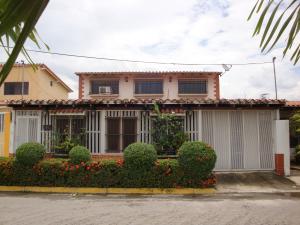 EILEEN CASTILLO Casa Venta Maracay Las Cayenas FLEXMLS-09-6713