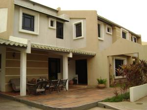 ALIRIO VALERA Townhouse En Venta En Maracaibo - El Milagro Norte C&oacute;digo FLEX: 09-7052