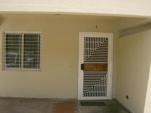 CELESTE BELLO RIF V-04170295-4 Townhouse En Venta En Valencia - El Bosque C&oacute;digo FLEX: 09-7398 No.2
