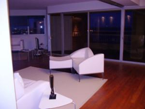 URDANETAYRODRIGUEZ Apartamento Venta Maracaibo Avenida El Milagro FLEXMLS-09-7532