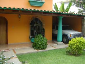 OSMAR GOMEZ Casa En Venta En Maracay - El Castaño C&oacute;digo FLEX: 09-7844